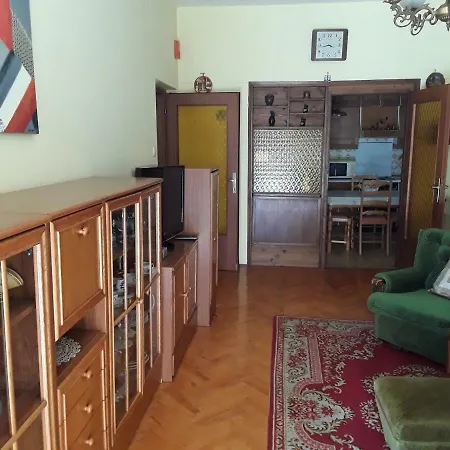 아파트 Large 3 Bd 500m From The Sea Bike Friendly *