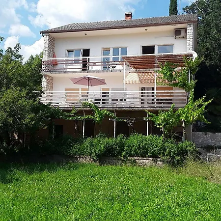 Large 3 Bd 500m From The Sea Bike Friendly *